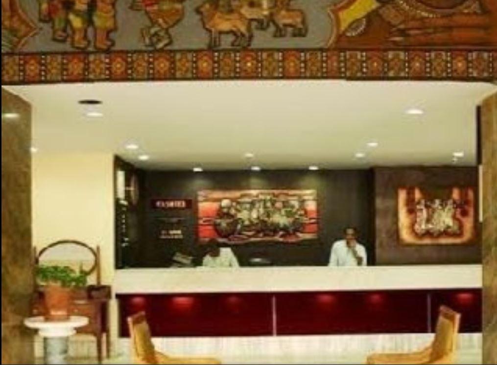 Woody'S Hotel Bangalore Buitenkant foto